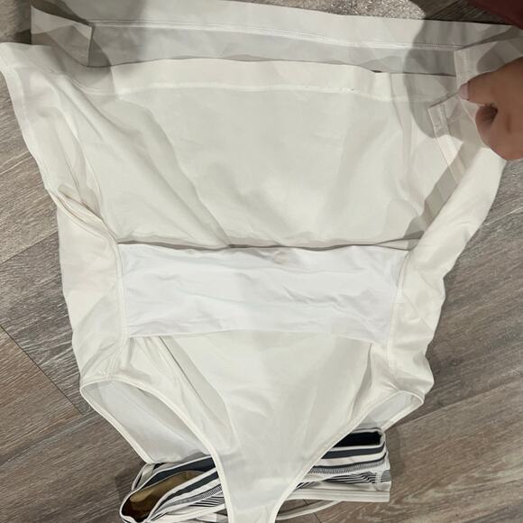 Lululemon Athletica Size 4 Racerback White Shirt - Picture 2 of 7